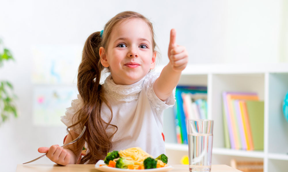 Los alimentos y bebidas light dirigidos a los niños podrían conducir a un consumo excesivo y a la obesidad