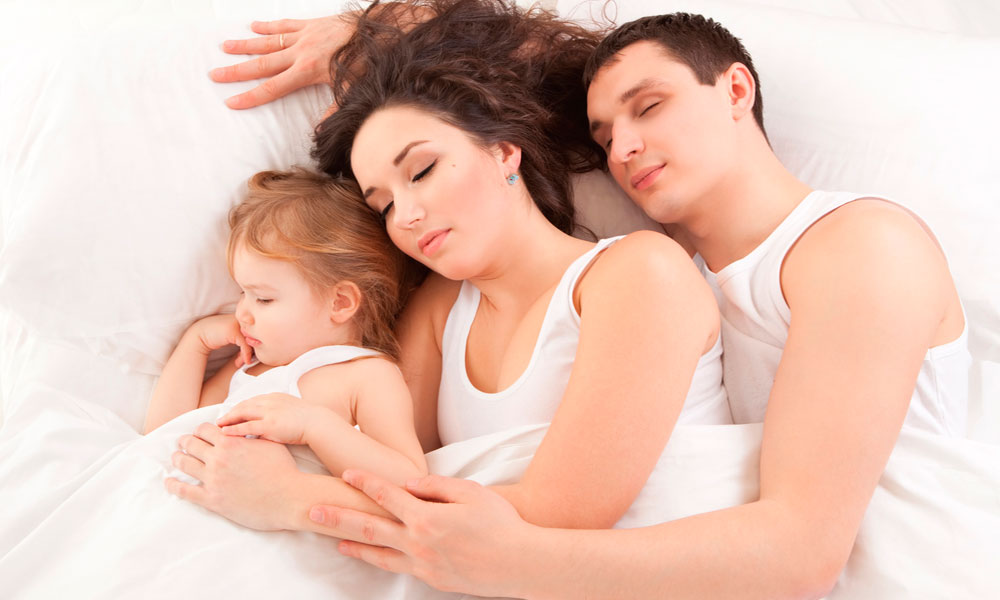Cuando se tiene hijos, ¿quién duerme menos? ¿El padre o la madre?