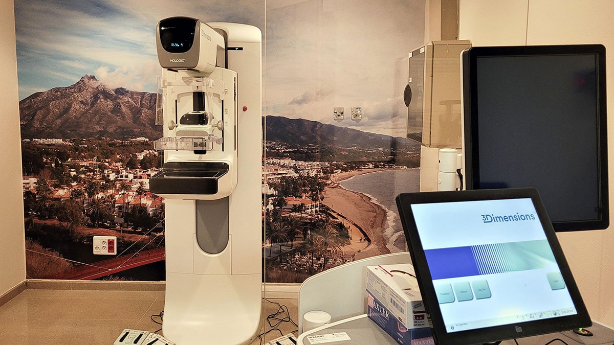 Quirónsalud Marbella incorpora un mamógrafo 3D de última generación para el diagnóstico precoz de patología mamaria