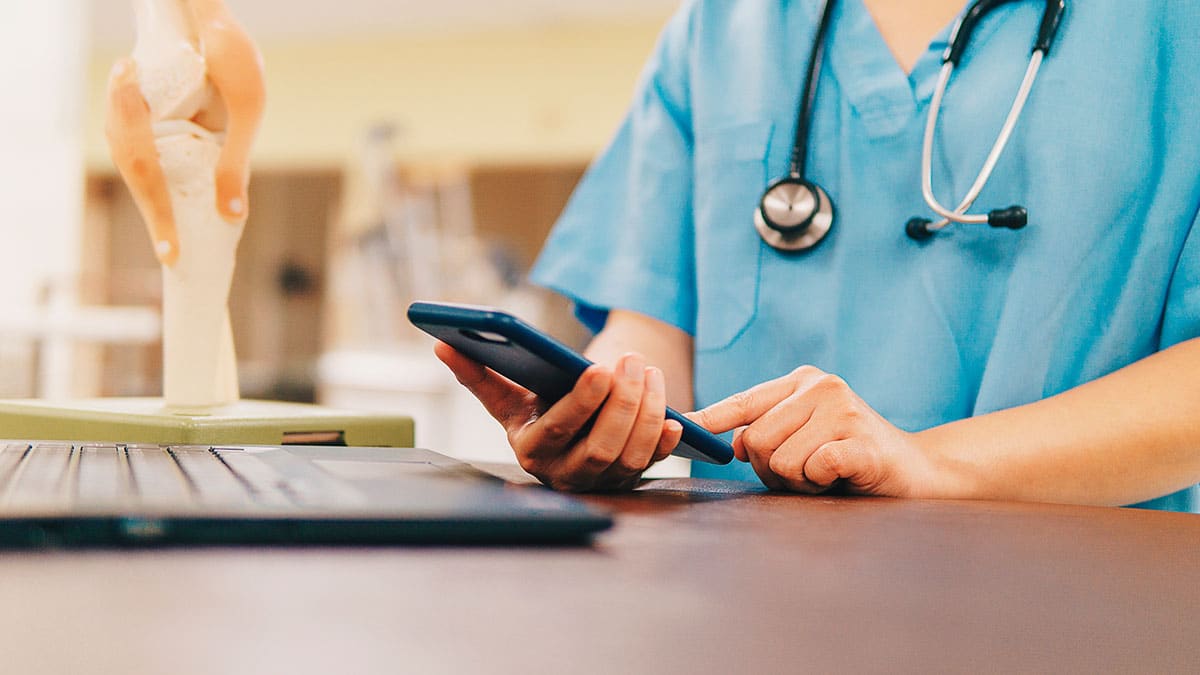 12 aplicaciones móviles indispensables para profesionales de enfermería
